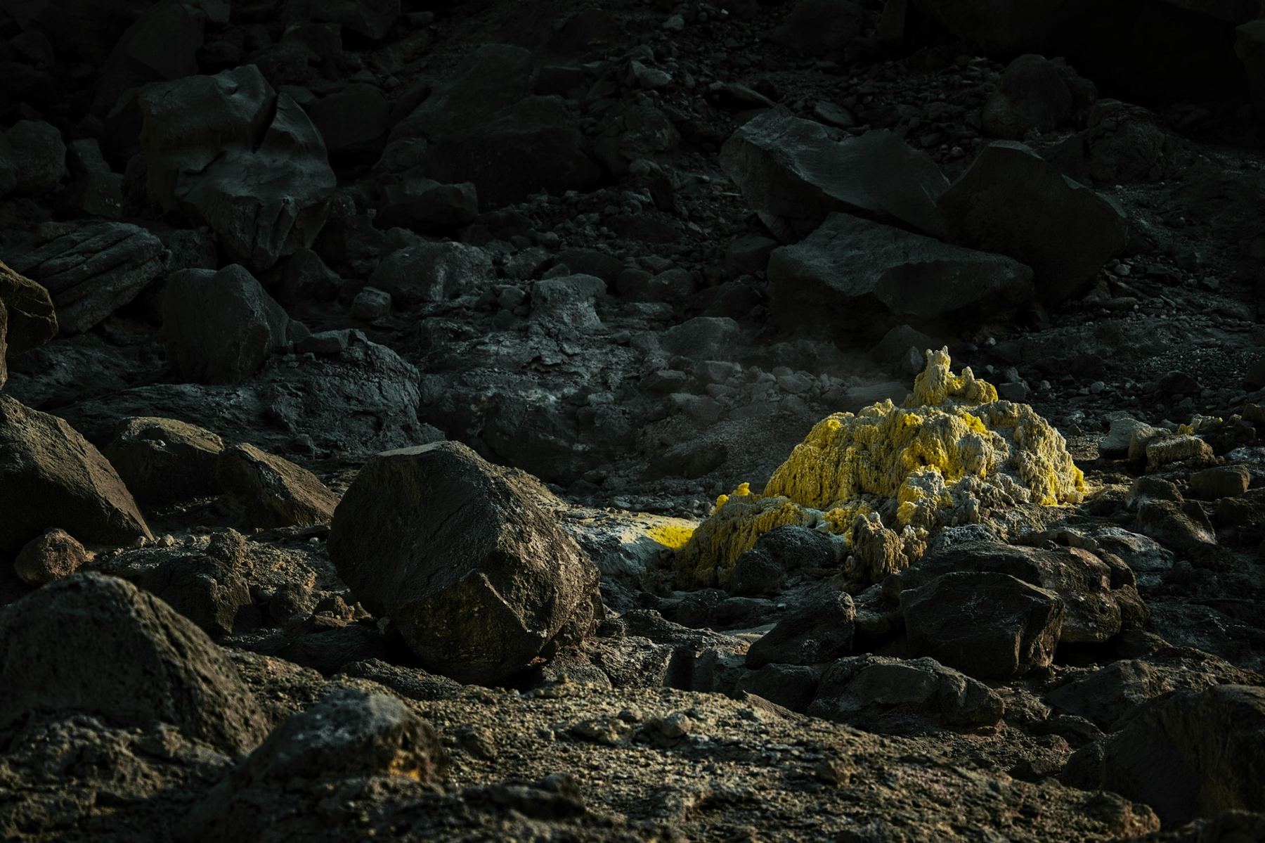 Yellow granular sulphur